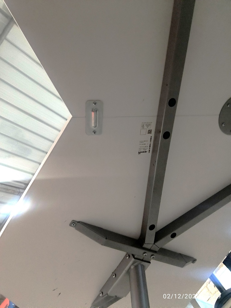 Table "Trixagon / Kinnarps"