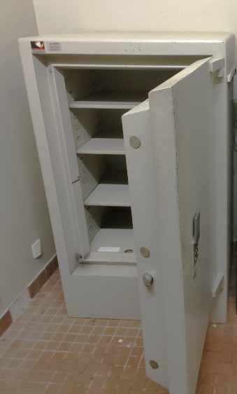 Coffre-fort Carmine 77x63x125cm