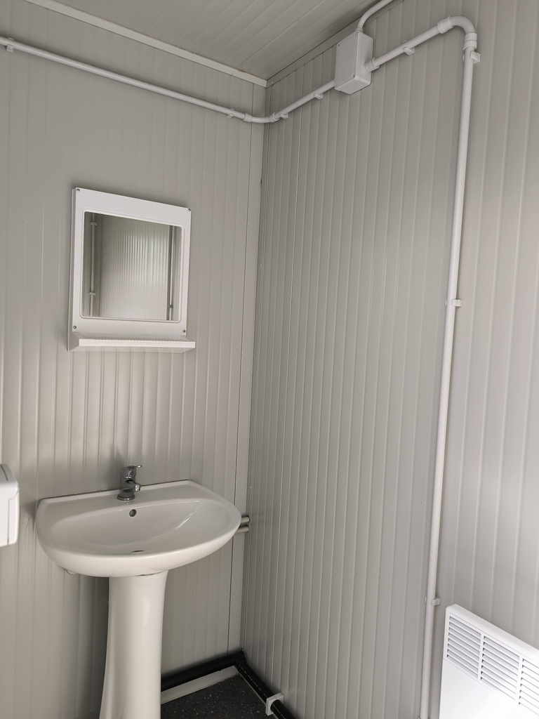Bungalow sanitaire 6x2.5m 2022