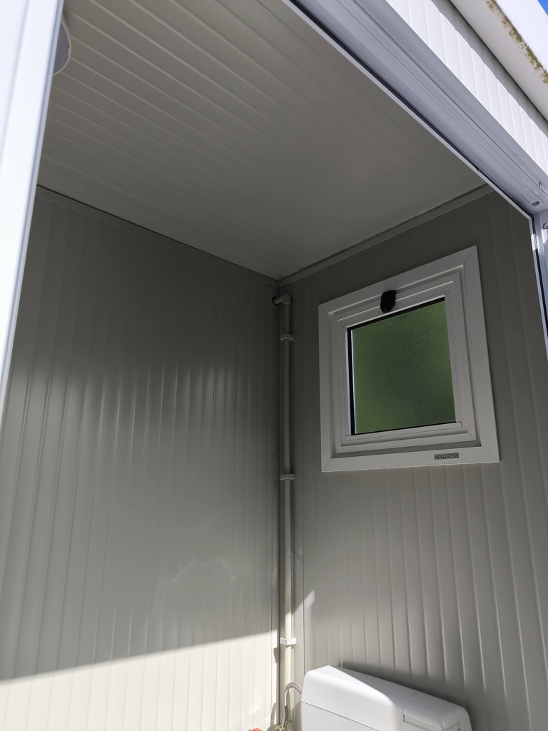 Bungalow sanitaire 6x2.5m 2022