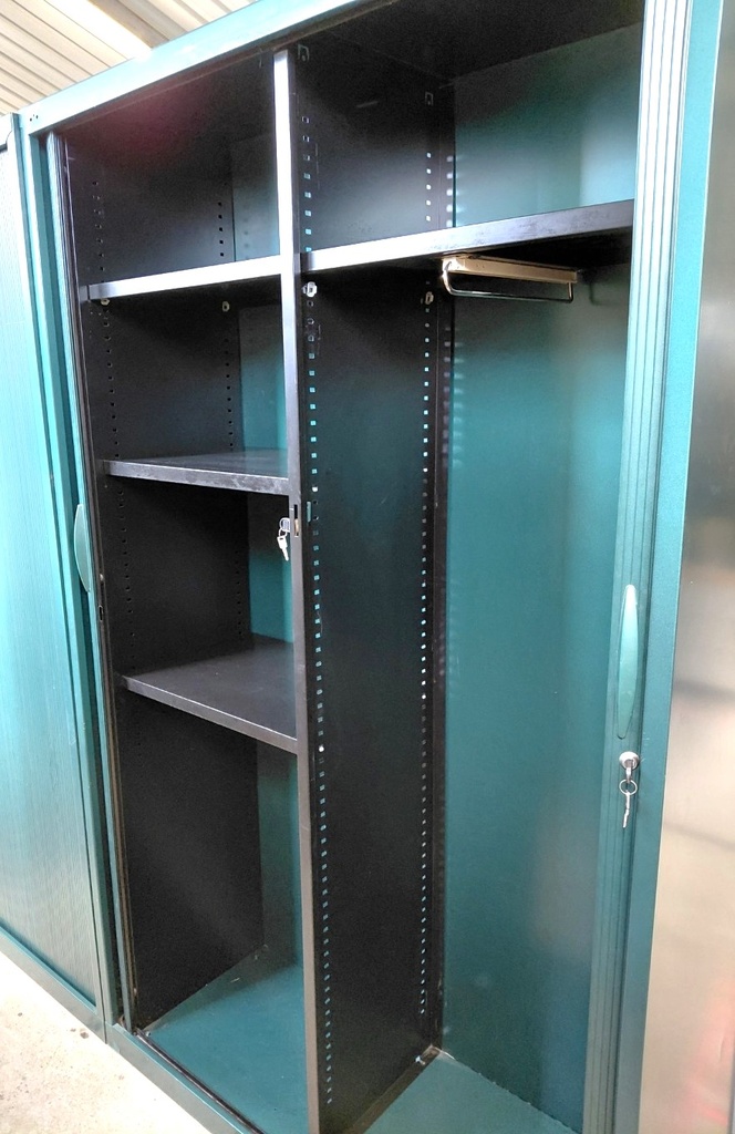Armoire vestiaires 445 à rideaux