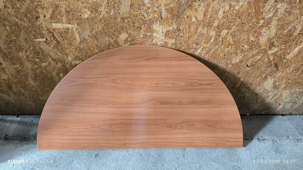 Table 020 demi-lune